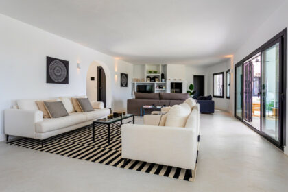 5769b89e5eb6f1aac6d4e46632ecc971 - 30