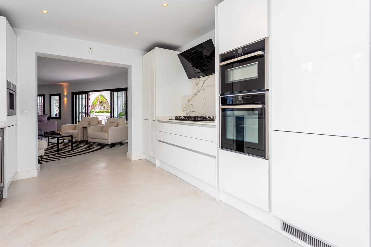 5769b89e5eb6f1aac6d4e46632ecc971 - 31