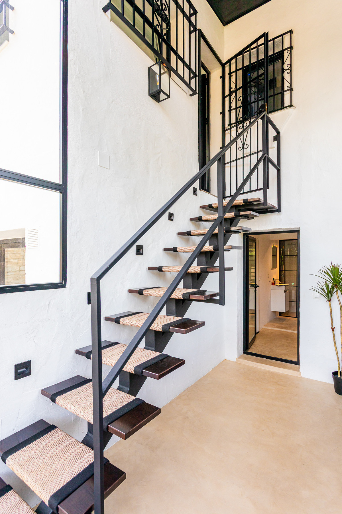 5769b89e5eb6f1aac6d4e46632ecc971 - 33