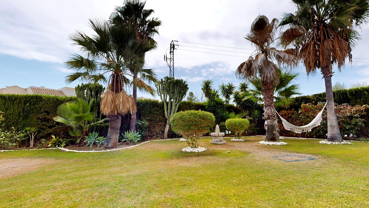 57a0a8a1285aaf8088931278dcbff903 - 13