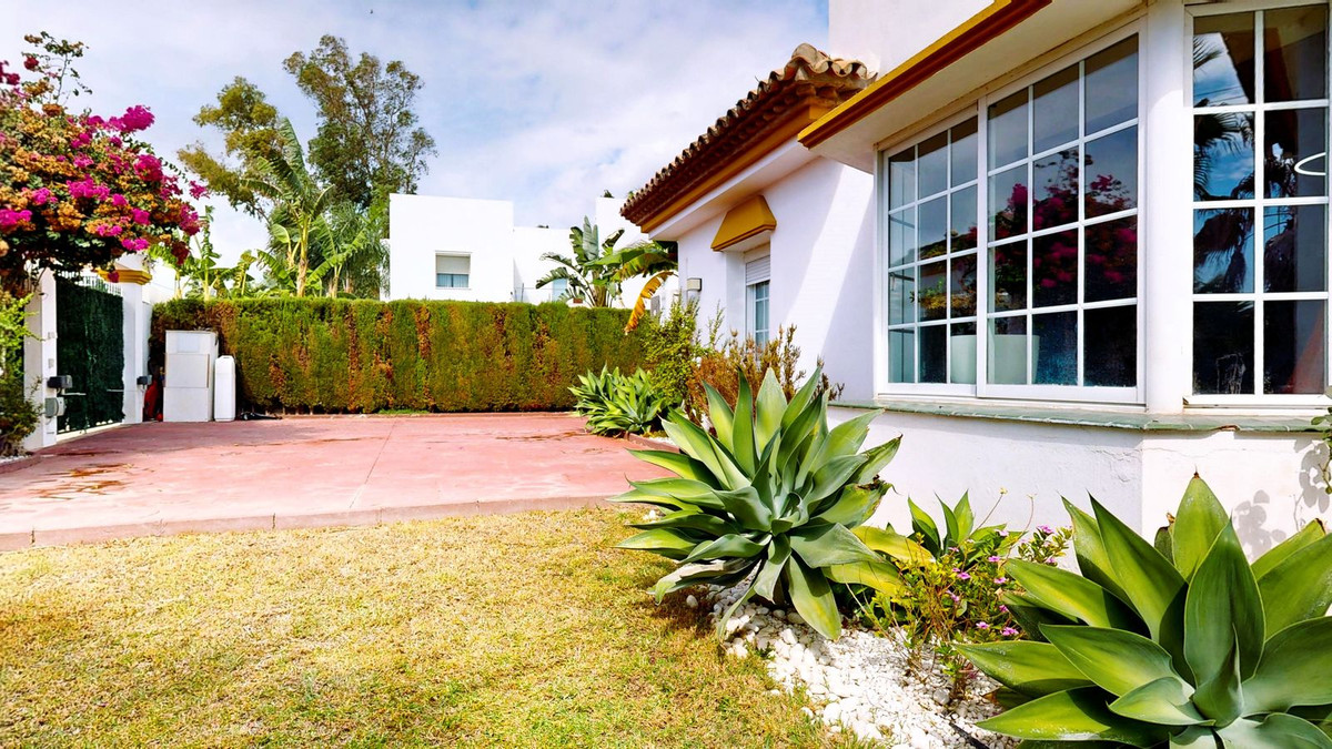 57a0a8a1285aaf8088931278dcbff903 - 15