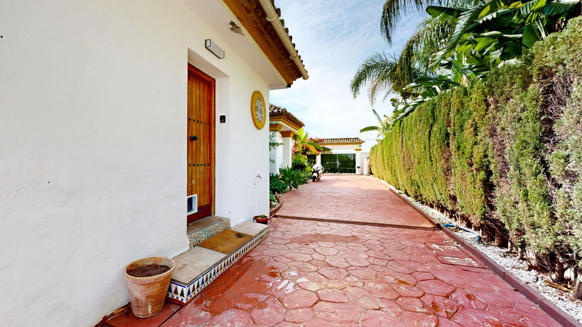 57a0a8a1285aaf8088931278dcbff903 - 17