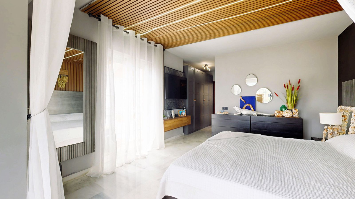 57a0a8a1285aaf8088931278dcbff903 - 33