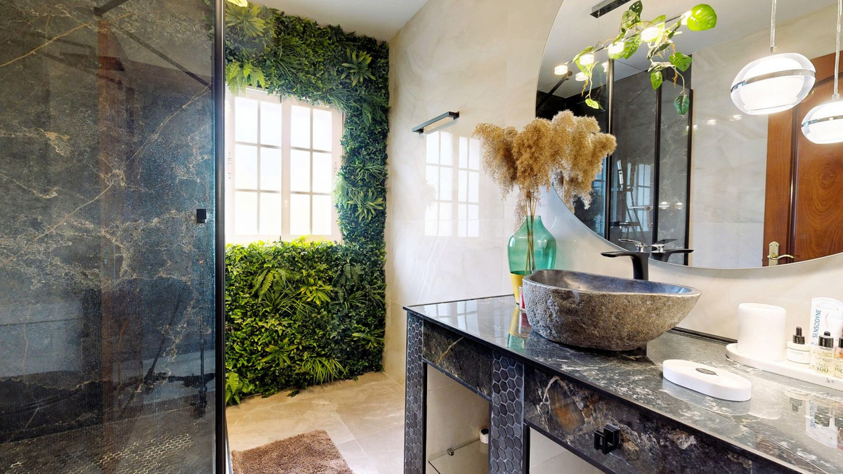 57a0a8a1285aaf8088931278dcbff903 - 35