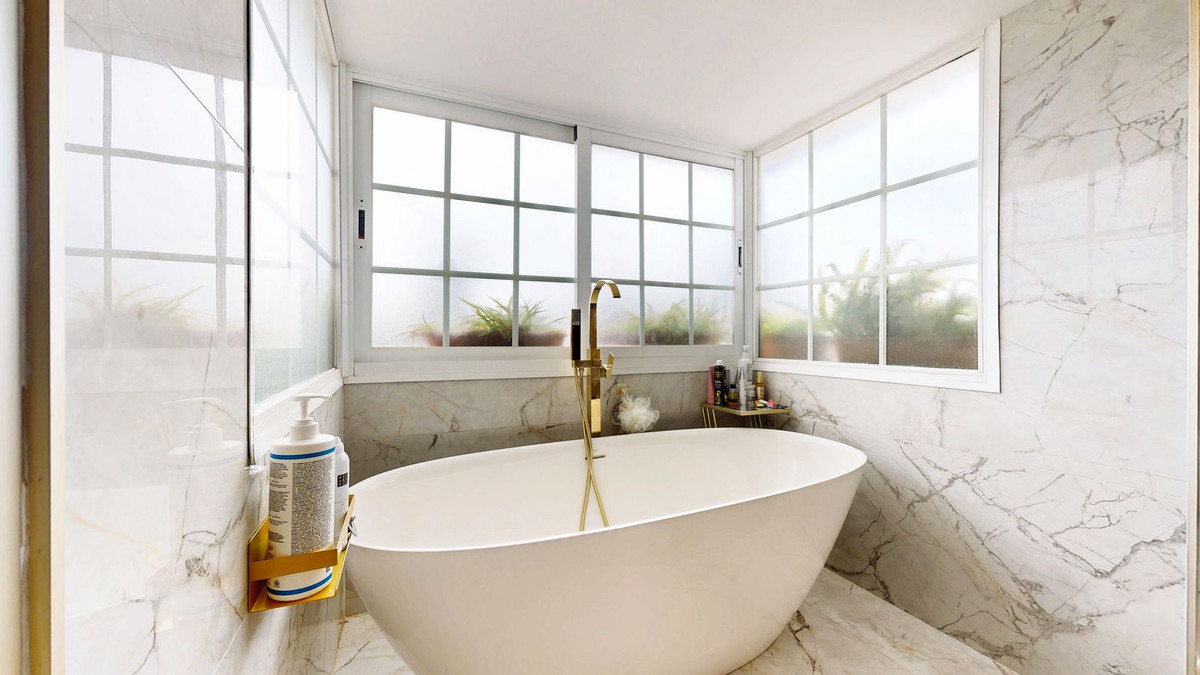 57a0a8a1285aaf8088931278dcbff903 - 46