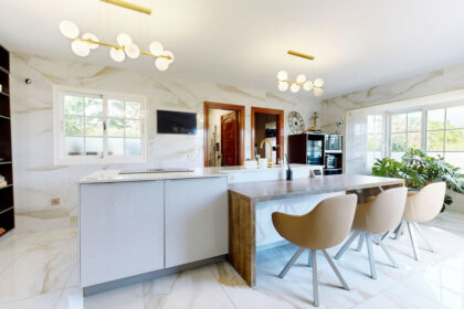 57a0a8a1285aaf8088931278dcbff903 - 56