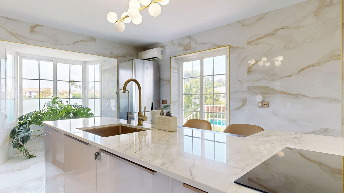 57a0a8a1285aaf8088931278dcbff903 - 58