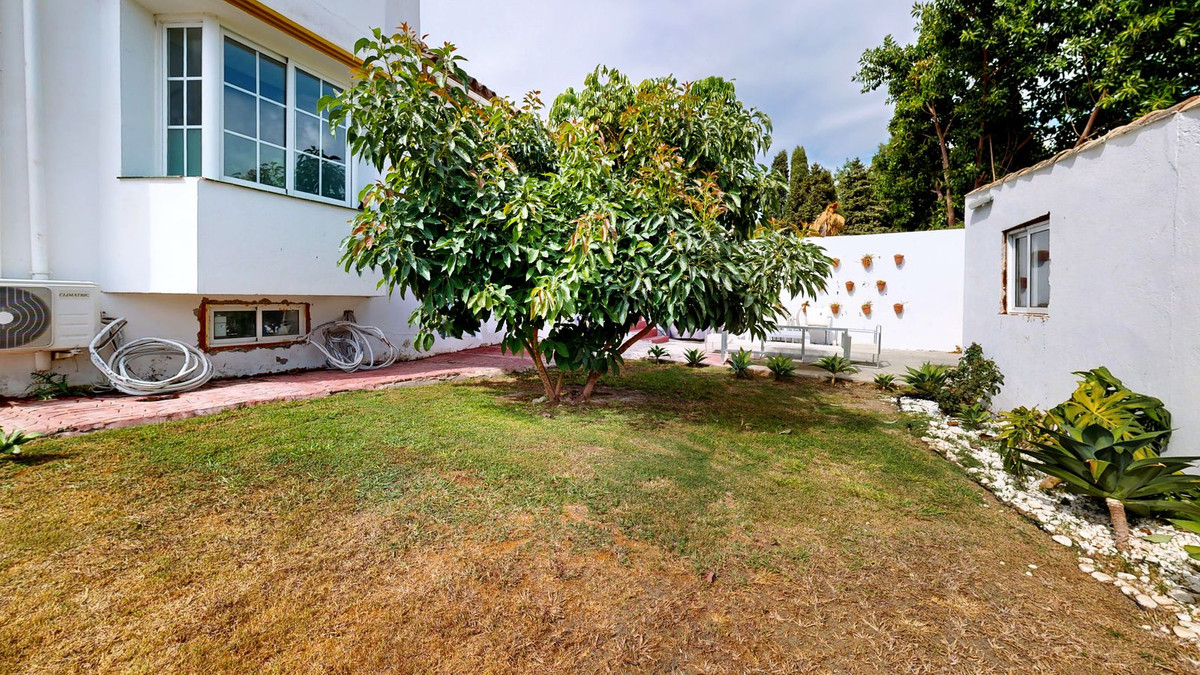 57a0a8a1285aaf8088931278dcbff903 - 79