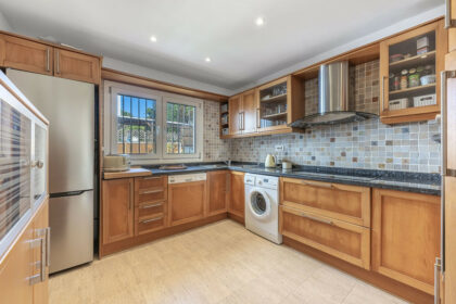 57cc66e1cbd61daeb51aa3dc86e5b76f - 13