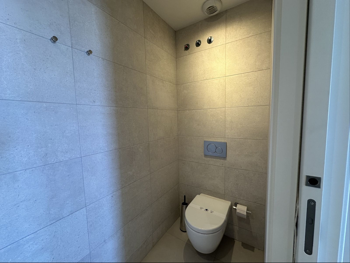 58a02dba8ad3c6fa12ec830199ac8768 - 17