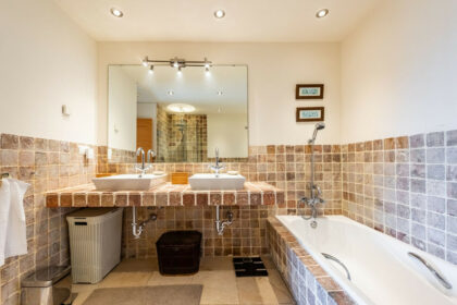 58cec7898d13934b43efd38f4536f3ab - 12