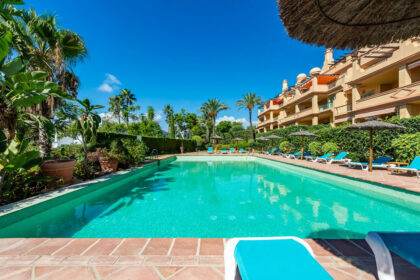 58cec7898d13934b43efd38f4536f3ab - 21