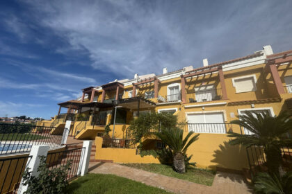 59b89ef7467f4876b5cf759e3a8c56f7 - 1