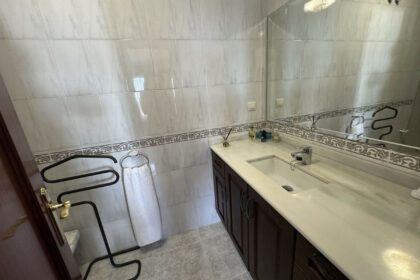 59b89ef7467f4876b5cf759e3a8c56f7 - 19