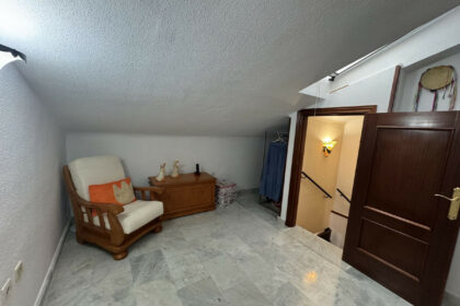 59b89ef7467f4876b5cf759e3a8c56f7 - 24