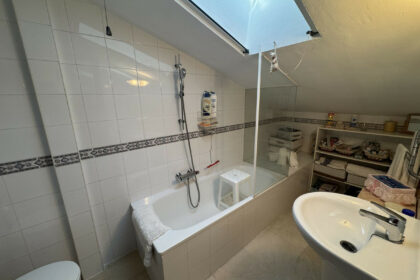 59b89ef7467f4876b5cf759e3a8c56f7 - 25