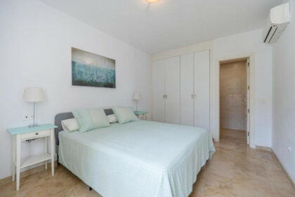 5a3b8c59cf7ba21a154f79627ad694ea - 15