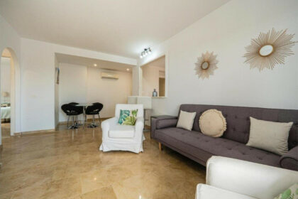 5a3b8c59cf7ba21a154f79627ad694ea - 7