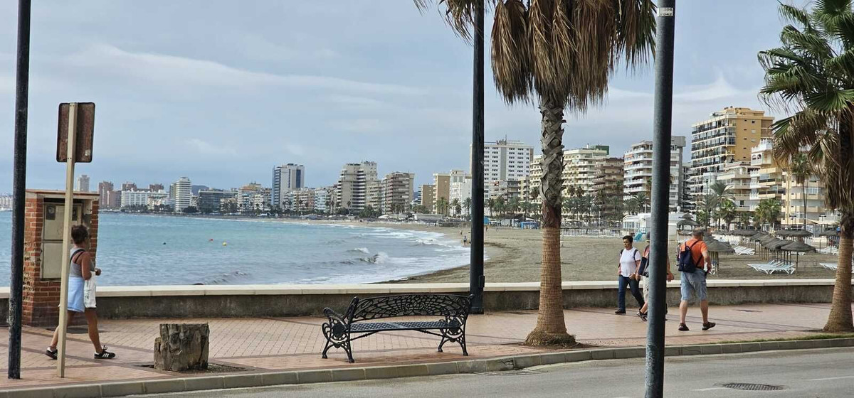 5a795a4dd9ac2682373c3ea4f3d549bb - 15