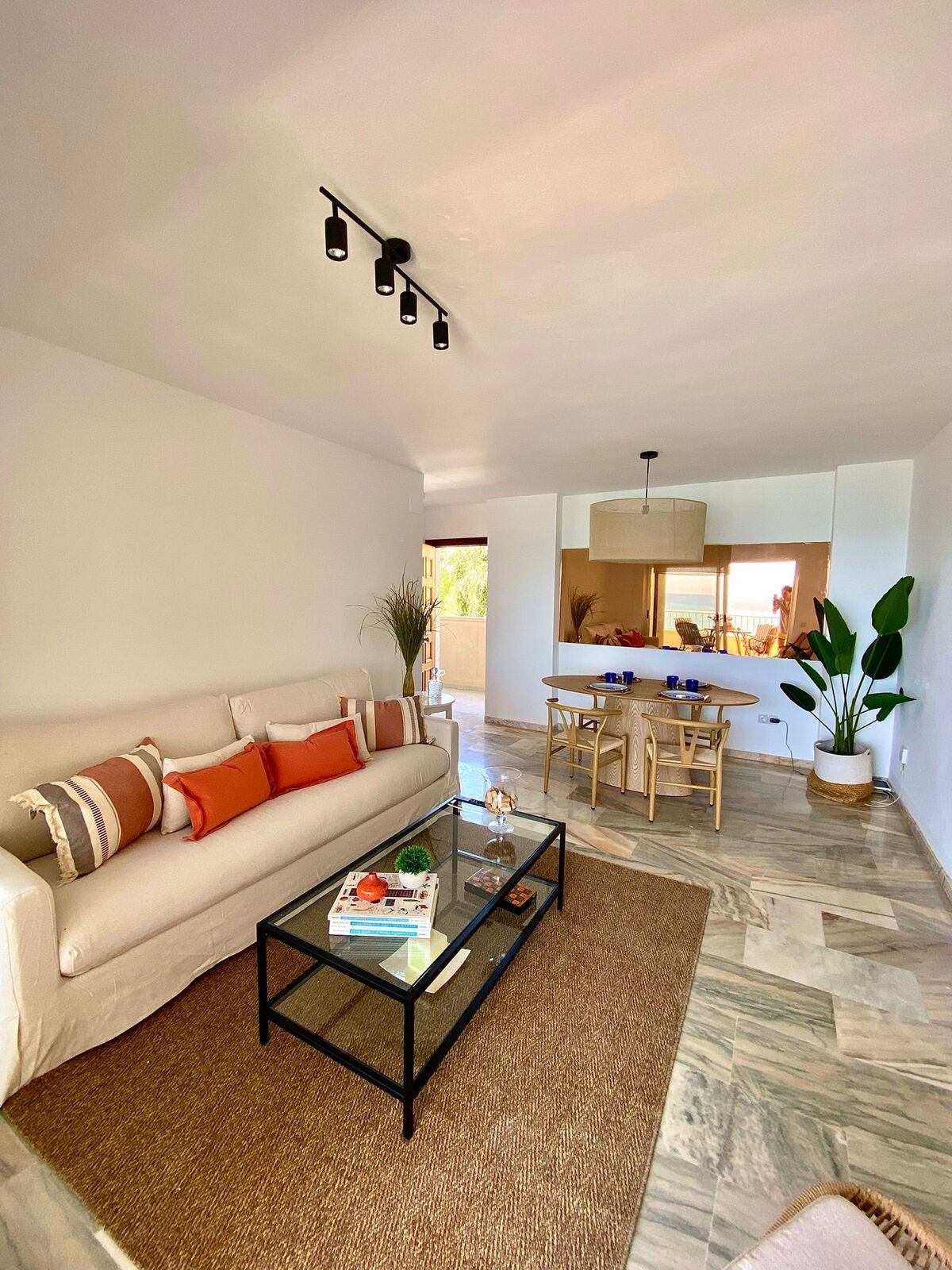 5a795a4dd9ac2682373c3ea4f3d549bb - 9