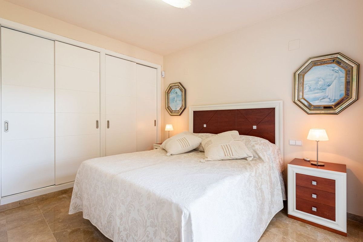 5af4e7c9bd094588b60553503d411c3e - 19