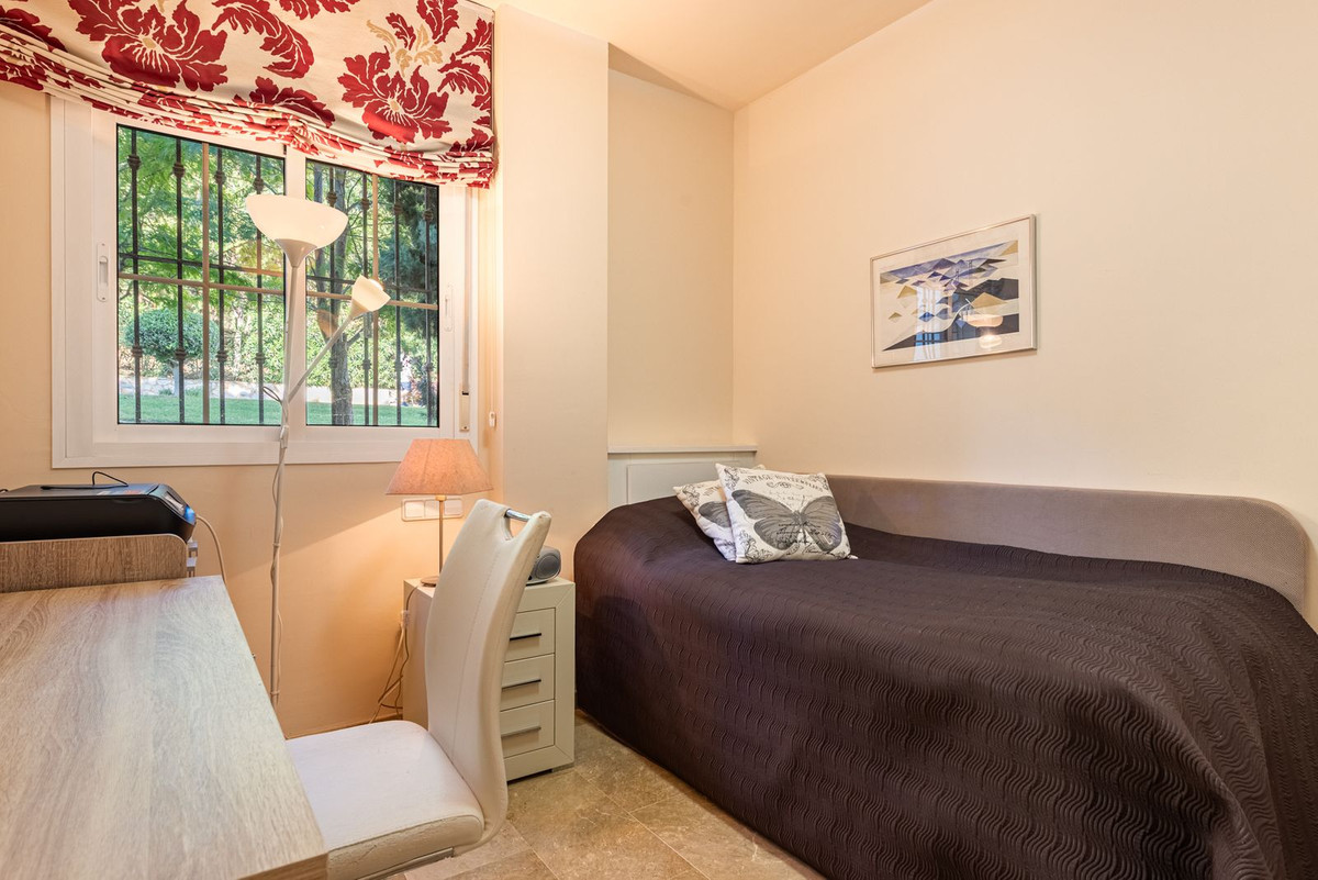 5af4e7c9bd094588b60553503d411c3e - 21