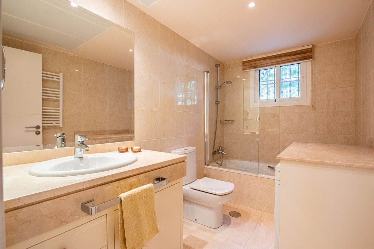 5af4e7c9bd094588b60553503d411c3e - 22