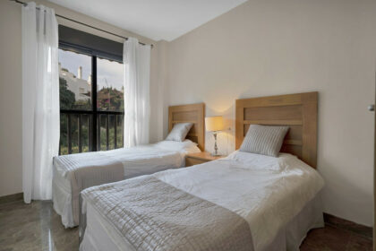 5b089e265e1d03b126c94ec3aa195cb9 - 16