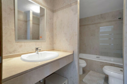 5b089e265e1d03b126c94ec3aa195cb9 - 18