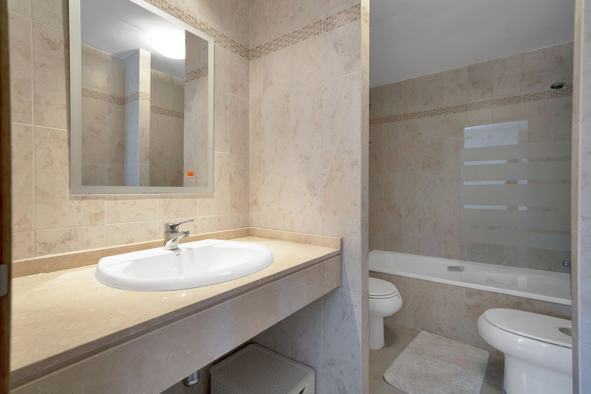 5b089e265e1d03b126c94ec3aa195cb9 - 18