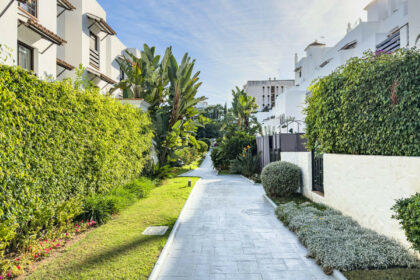 5b089e265e1d03b126c94ec3aa195cb9 - 21