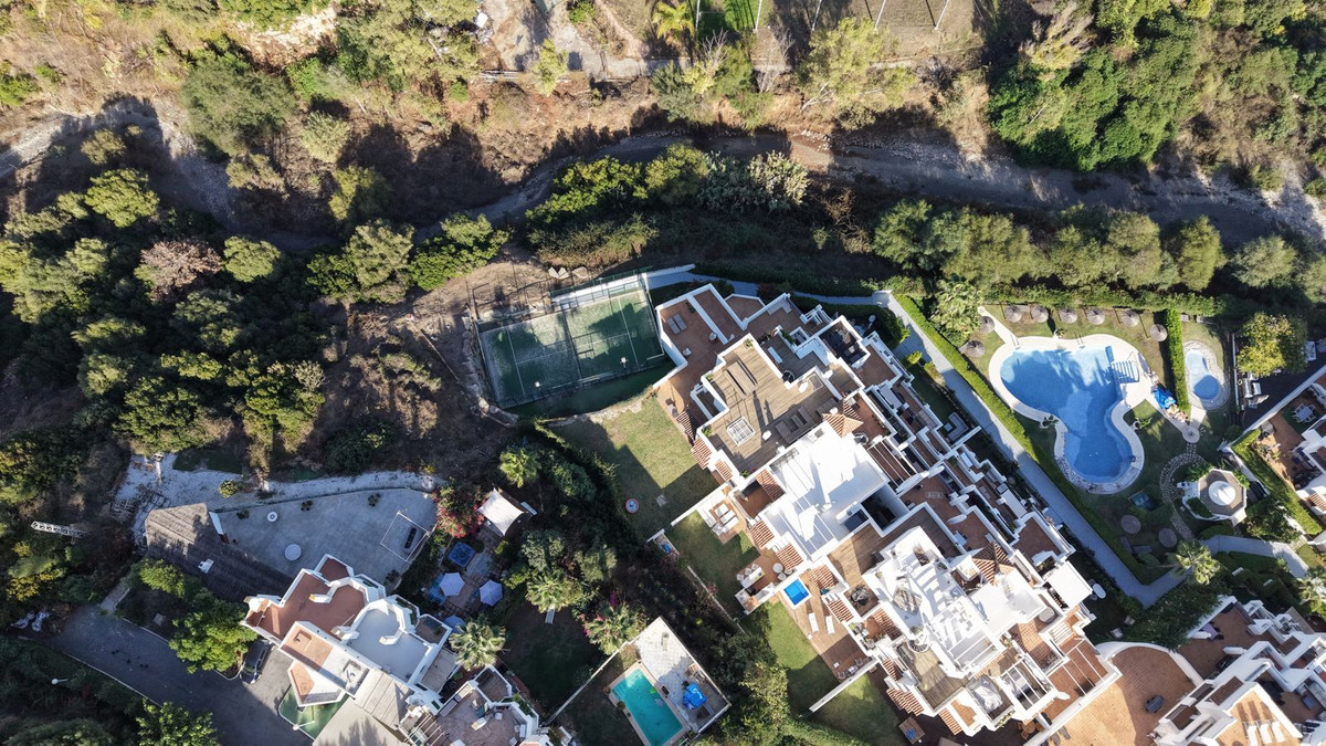 5b089e265e1d03b126c94ec3aa195cb9 - 23