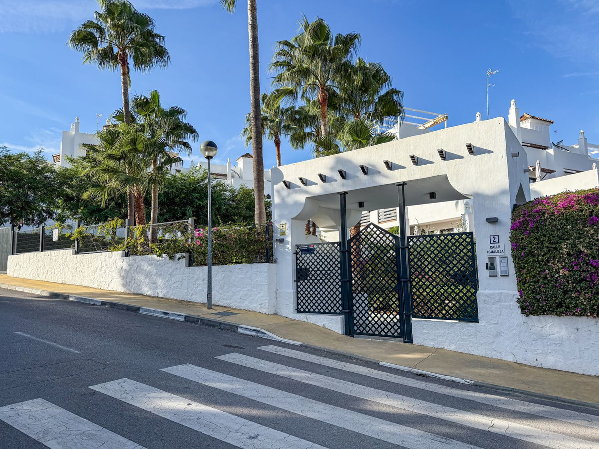 5b089e265e1d03b126c94ec3aa195cb9 - 26