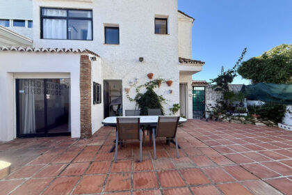 5ba58e6981276be02b36e9bc27aee995 - 1