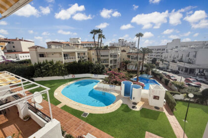 5c7b4b2e86704979e7c1623c1e0d8150 - 1