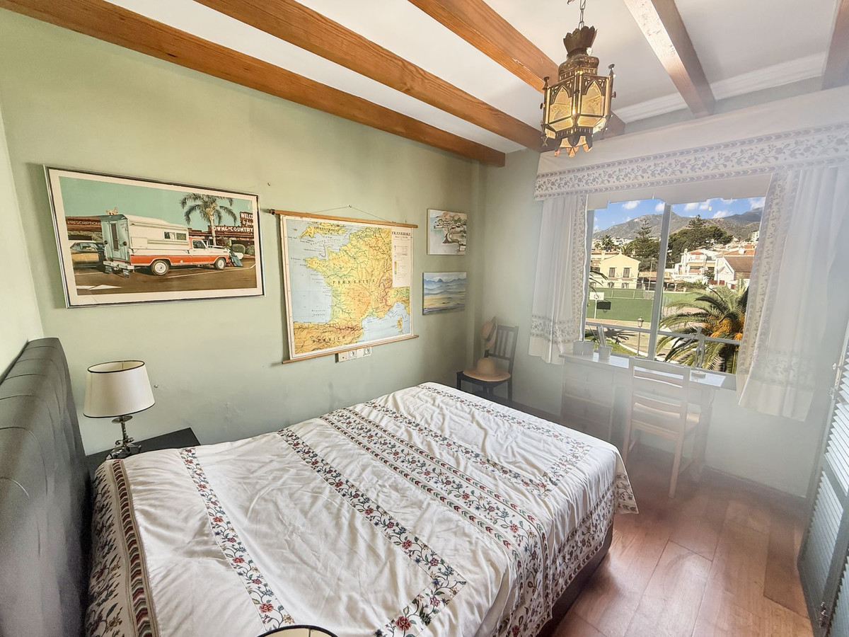 5c7b4b2e86704979e7c1623c1e0d8150 - 14