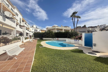 5c7b4b2e86704979e7c1623c1e0d8150 - 15