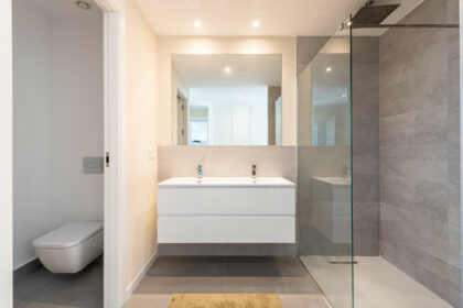 5cc809179c2b405f5edef608234e3263 - 13