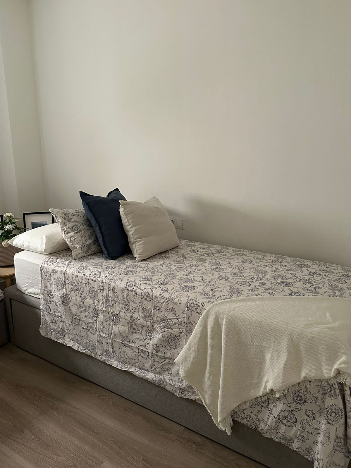 5cf16c5e85706361e31c4fd407513f8f - 16