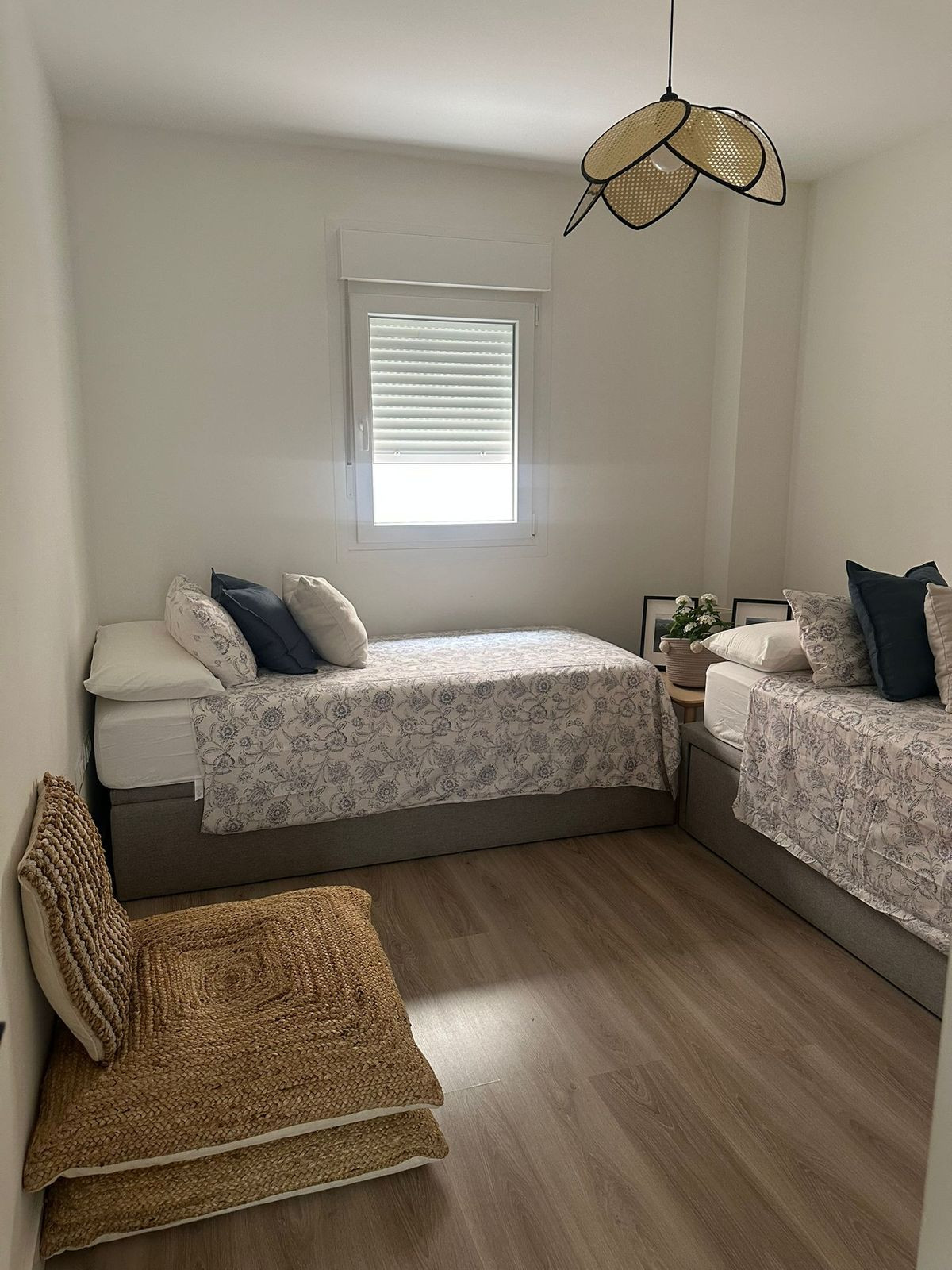 5cf16c5e85706361e31c4fd407513f8f - 17