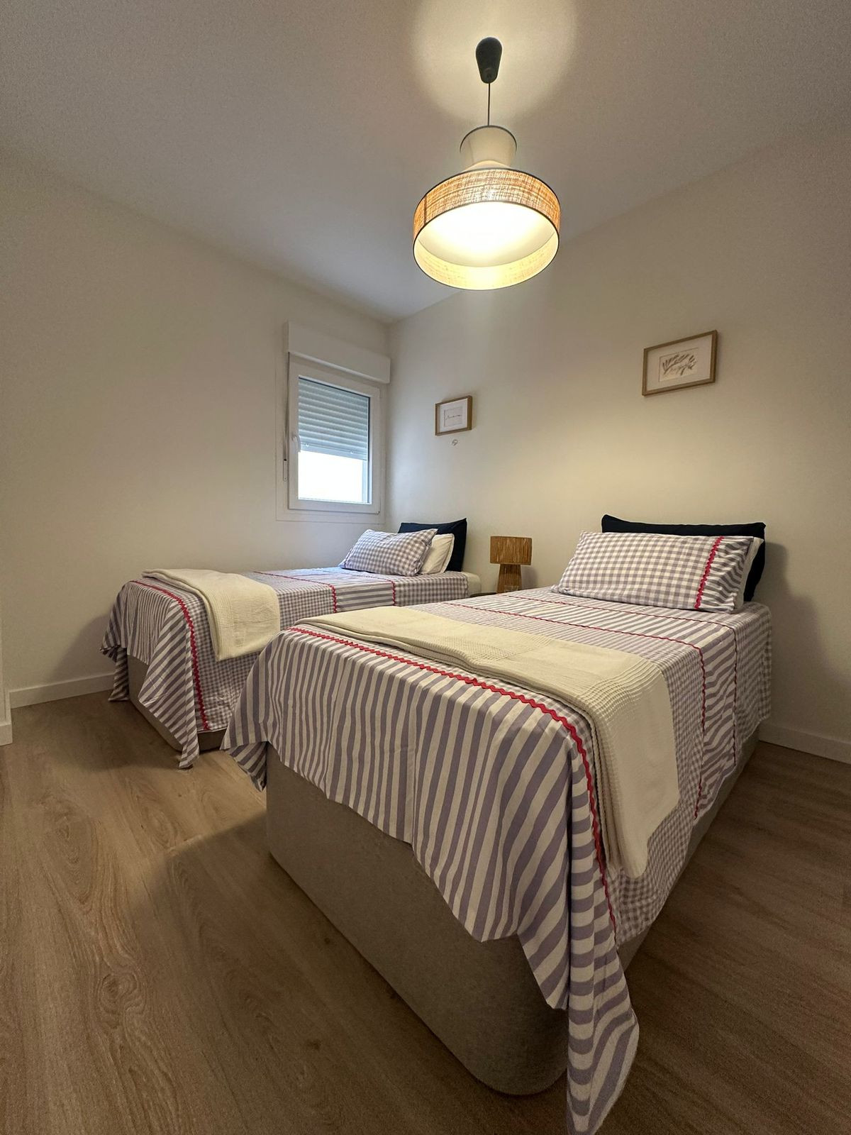 5cf16c5e85706361e31c4fd407513f8f - 24