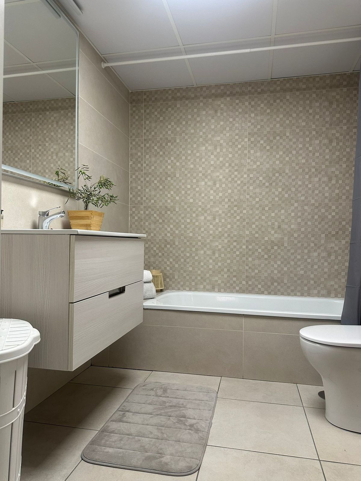 5cf16c5e85706361e31c4fd407513f8f - 34