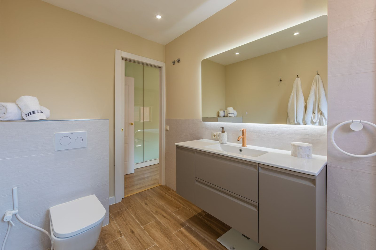 5d2904695753127b98dd2619d30517ba - 38