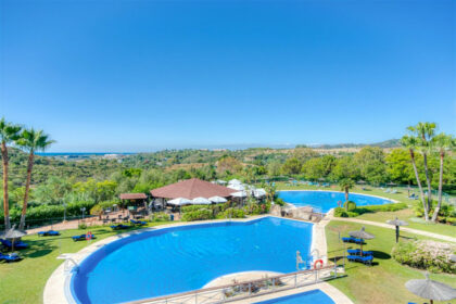 5e8e6cf9ace84e11fffa06aa2ee57464 - 27