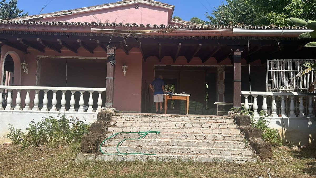 5f419985765022ed9f9a87794ac7fd15 - 1