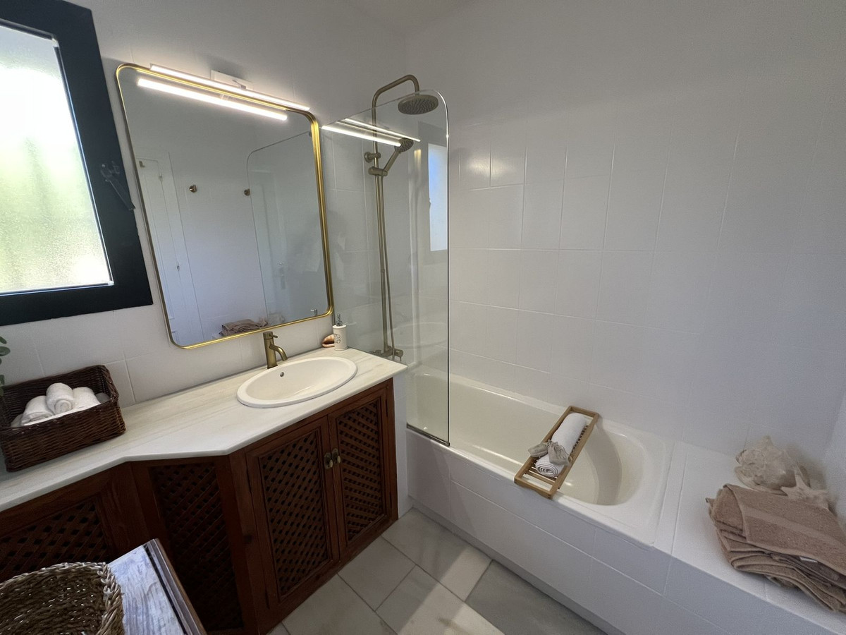 5fbf579648512c8b595ac8f05e0e1e5d - 13