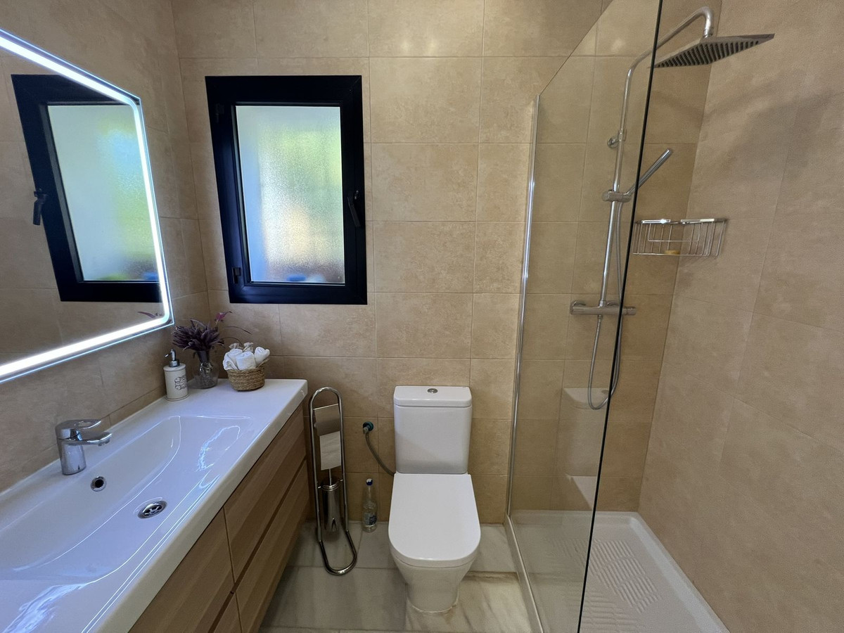 5fbf579648512c8b595ac8f05e0e1e5d - 16