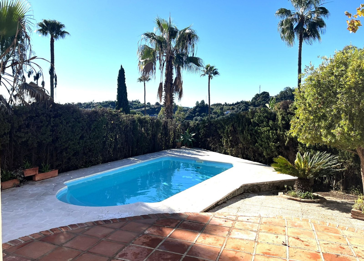 5fbf579648512c8b595ac8f05e0e1e5d - 24