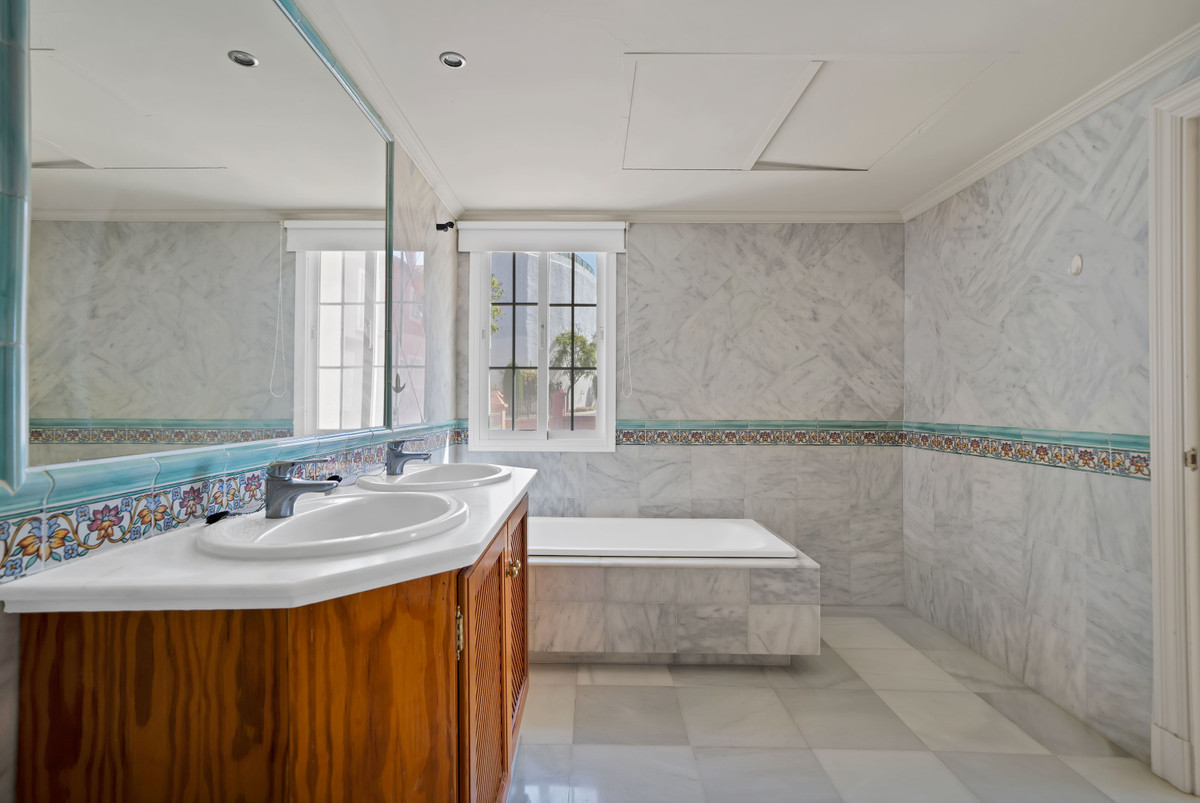 602d0ef3c98534a092e9a467ec42d365 - 33