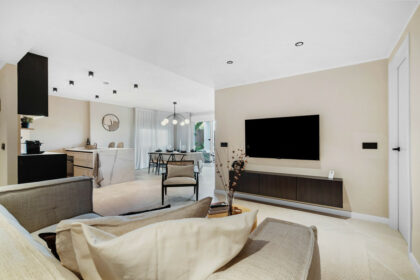 602d26198c6a96bffd66a9b671243700 - 3